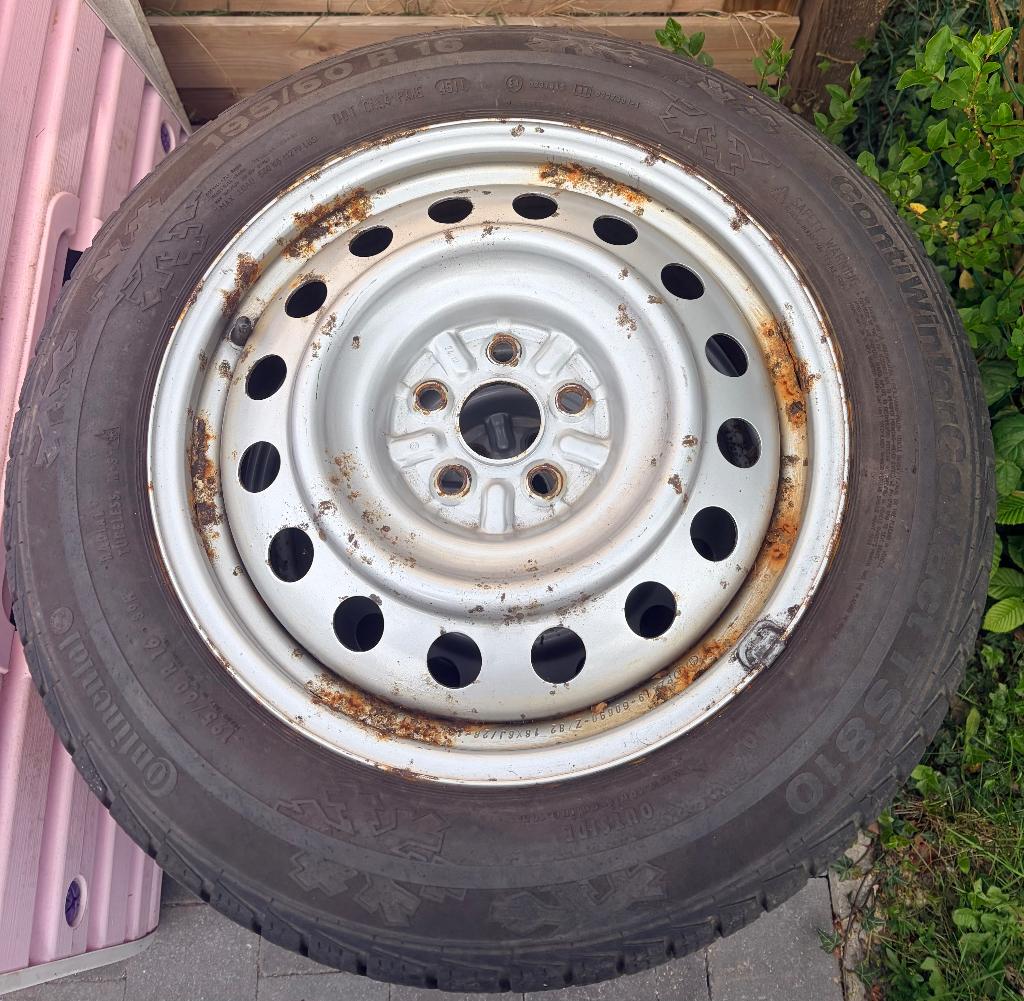 4 jantes tôles 16 pneus hiver, Autos : Pièces & Accessoires, Pneus & Jantes, Pneus hiver, 16 pouces, Pneu(s), Enlèvement