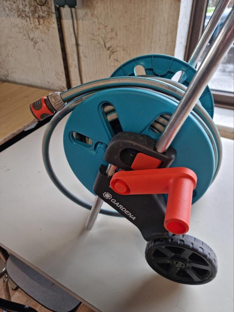 Gardena haspel met slang op wieltjes. - Aquaroll S, Ophalen, Tuinslang