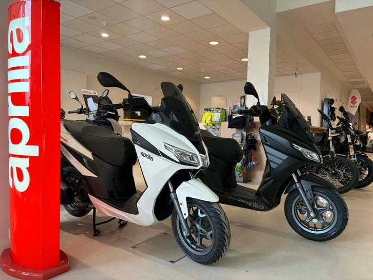 PROMOTIE Nieuwe Aprilia SXR50 klasse B (45km/u) €600 KORTING, Fietsen en Brommers, Scooters | Aprilia, Nieuw, Overige modellen