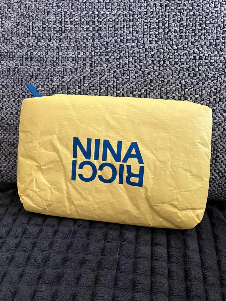 Make-up tas nina ricci in anorak materie 23 x 16 cm nieuw, Ophalen of Verzenden, Nieuw