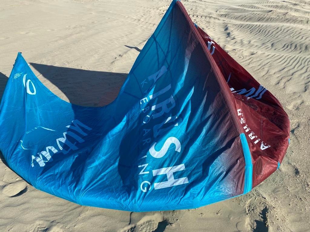 Pakket kite Airrush ultra 9m2 en airrush 4m2 met bar, Watersport en Boten, Kitesurfen, Ophalen, Nieuw, 9 m², Kite