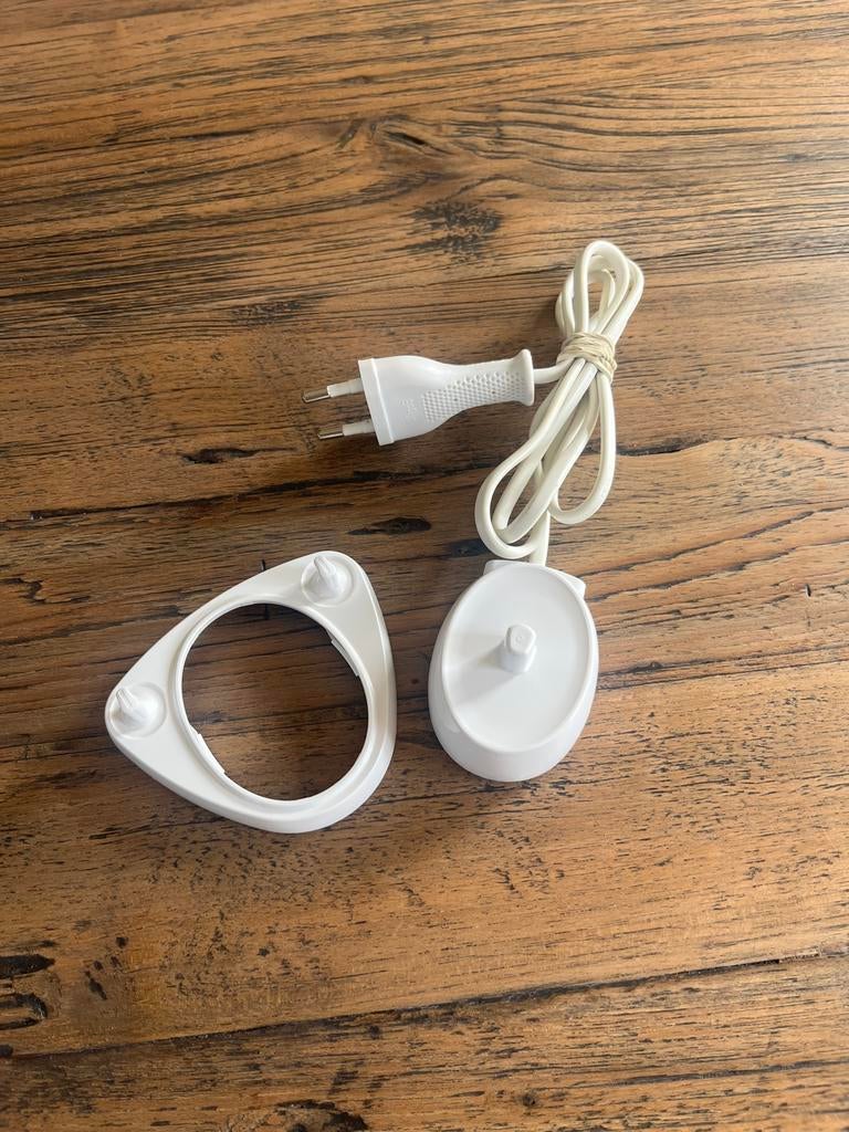 Oral B elektrische tandenborstel lader., Bijoux, Sacs & Beauté, Beauté | Soins de la bouche, Enlèvement, Neuf, Brosse à dents