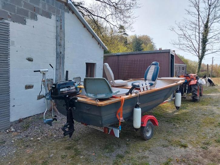 Vissersboot, Watersport en Boten, Vis- en Consoleboten, Zo goed als nieuw, Tot 10 pk, 3 tot 6 meter, Benzine, Buitenboordmotor