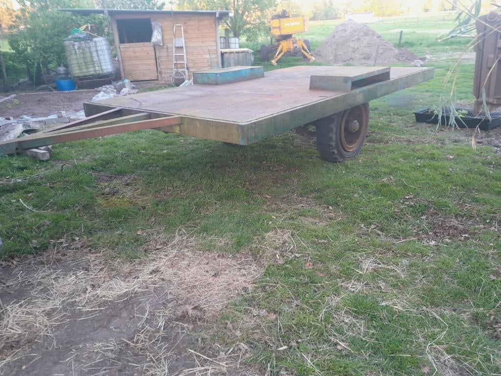 Platte kar / aanhangwagen / dieplader/ hooiwagen, Ophalen