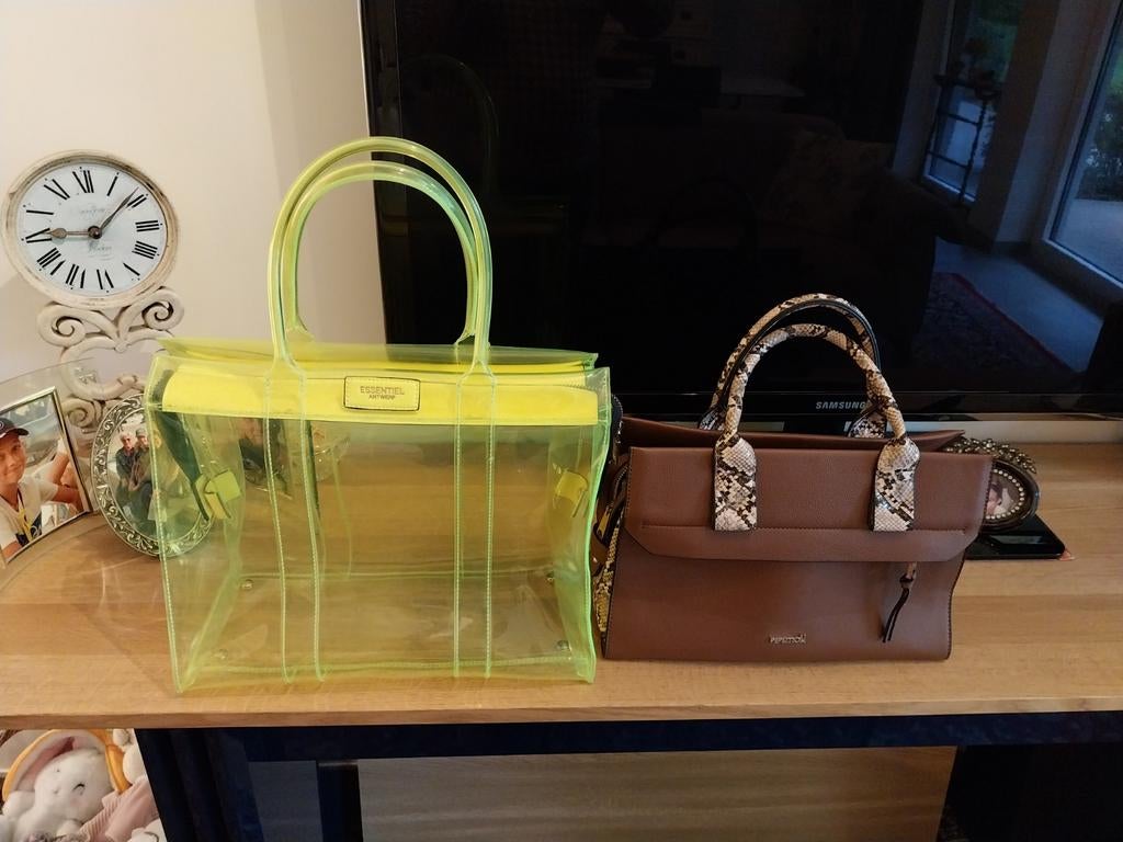 2 SACS À MAIN DE MARQUE EN PARFAIT ÉTAT (ORIGINAL, pas de co, Bijoux, Sacs & Beauté, Sacs | Sacs Femme, Enlèvement ou Envoi