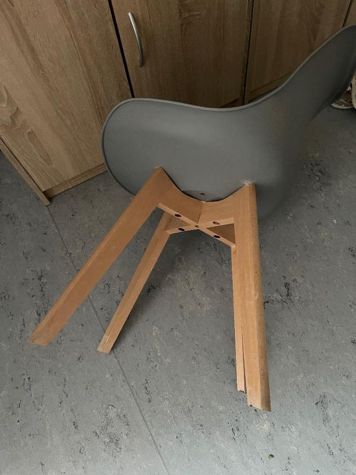 Chaises scandinave, Huis en Inrichting, Stoelen, Gebruikt, Vier, Kunststof, Overige materialen, Grijs, Ophalen