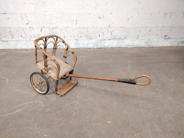 Antiek rotan kinder karretje, Antiek en Kunst, Curiosa en Brocante, Ophalen