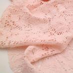 Promo! 585) 145x100cm tissu dentelle élastique rose, Rose, Polyester, Enlèvement ou Envoi, 30 à 200 cm