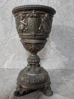 Vintage Kelk in Tin gedecoreerd met figuren en ornamenten, Ophalen of Verzenden