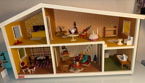 Lundby poppenhuis 1970-1980 met Lundby meubels, Enfants & Bébés, Jouets | Maisons de poupées, Comme neuf, Maison de poupées, Enlèvement ou Envoi