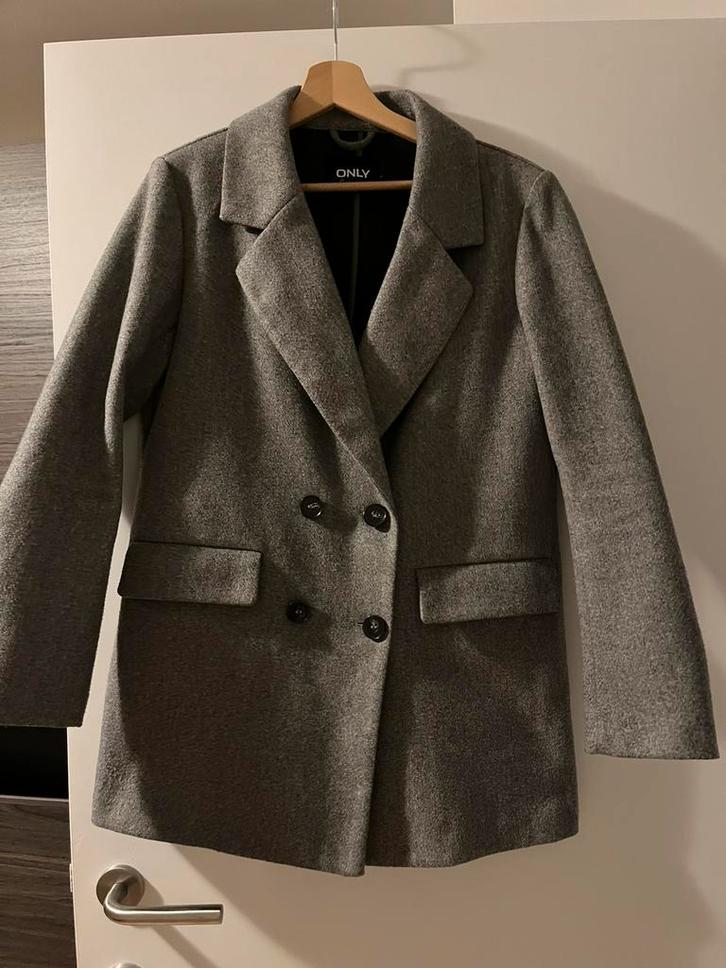Trenchcoat medium, Vêtements | Femmes, Vestes & Costumes, Comme neuf, Manteau, Taille 38/40 (M), Gris, Enlèvement ou Envoi