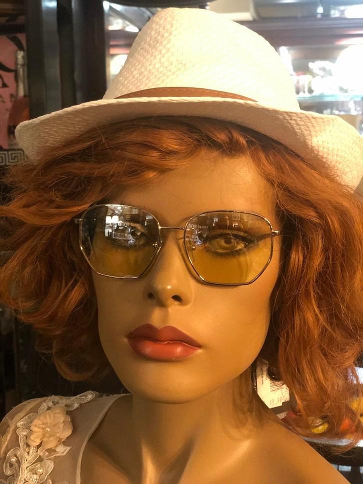 NIEUWE ORIGINELE Calvin Klein ZONNEBRIL UNISEX CK19102s, Handtassen en Accessoires, Zonnebrillen en Brillen | Dames, Nieuw, Zonnebril