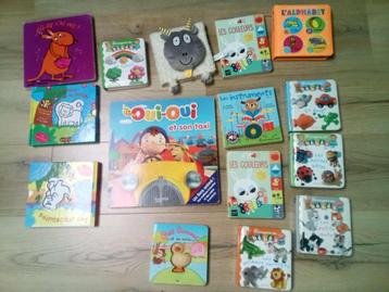 Lot de 16 livres bébé 1 age beschikbaar voor biedingen