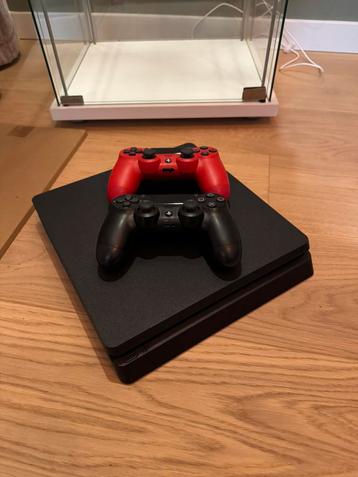 PlayStation 4 Slim 500GB beschikbaar voor biedingen