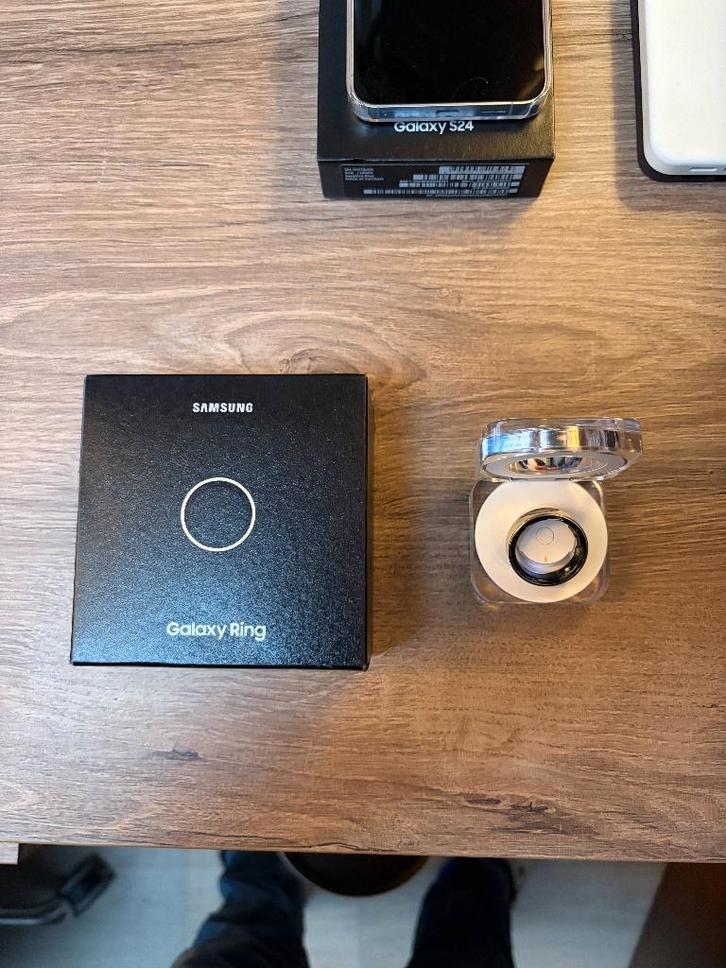 Samsung Galaxy Ring Titanium Gold in perfecte staat, Télécoms, Objets connectés accessoires, Comme neuf, Autres accessoires, Enlèvement ou Envoi