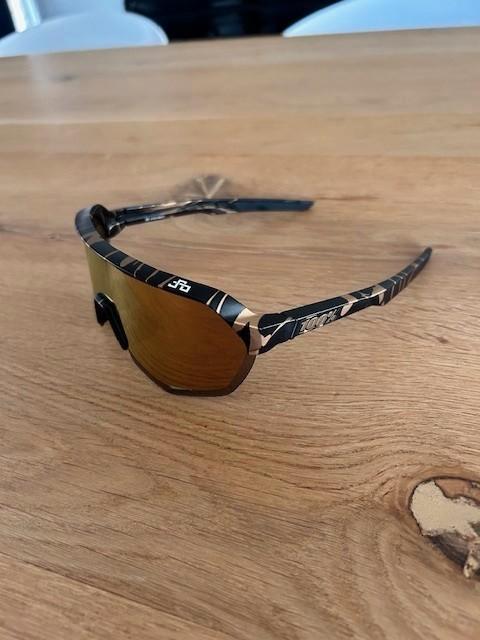 Sport zonnebril 100% S2, Handtassen en Accessoires, Zonnebrillen en Brillen | Heren, Zo goed als nieuw, Zonnebril, Overige merken