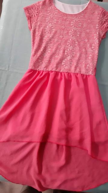 Jolie robe rose taille 158 en dentelle doublée élastique com