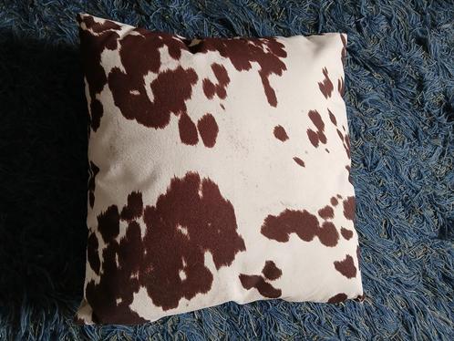 sierkussen fluweel met koeienprint bruin NIEUW, Huis en Inrichting, Woonaccessoires | Kussens, Nieuw, Bruin, Vierkant, Verzenden