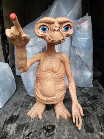 E.T nieuw model huistelefoon beschikbaar voor biedingen