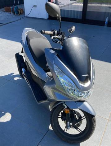 Honda PCX 125 beschikbaar voor biedingen