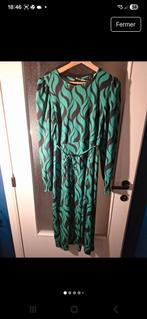 Longue robe New Look 42, Enlèvement