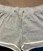 Grijze short maat Large, Kleding | Dames, Broeken en Pantalons, Kort, Maat 42/44 (L), Nieuw, Grijs
