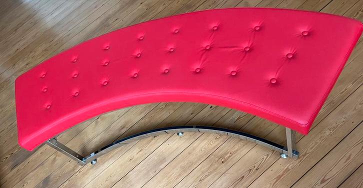 Pasbank rood, Huis en Inrichting, Zetels | Zetels en Chaises Longues, Zo goed als nieuw, Ophalen