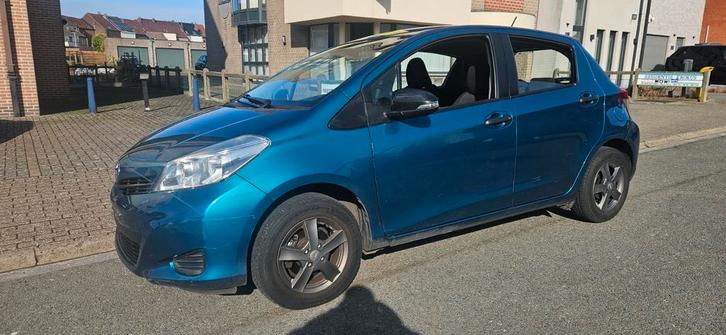 TOYOTA YARIS 1.O ESSENCE, Autos, Toyota, Particulier, Yaris, Essence, 5 portes, Boîte manuelle, Bleu, Noir, Enlèvement