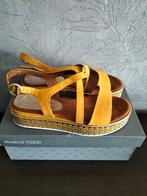 Speciale sandalen oker maat 39, Ophalen, Zo goed als nieuw