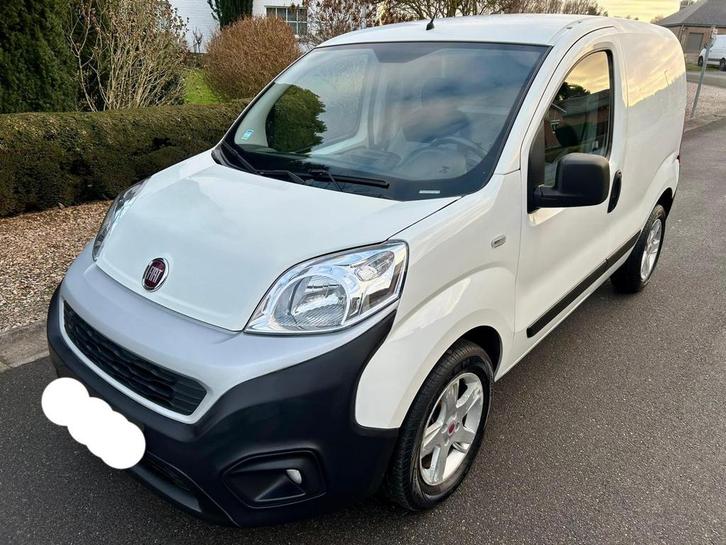 Fiat Fiorino EURO 6B KLAAR OM TE REGISTREREN AIRCO GPS, Auto's, Bestelwagens en Lichte vracht, Particulier, ABS, Airbags, Airconditioning