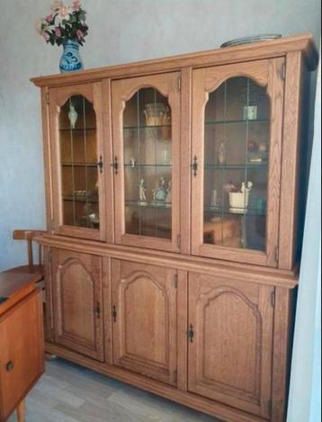 Antiek Eiken Vitrine: GRATIS, GRATUIT‼️ beschikbaar voor biedingen