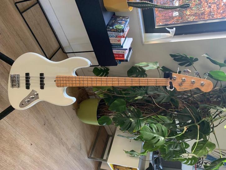 Steffsen Jazz bas, Muziek en Instrumenten, Snaarinstrumenten | Gitaren | Bas, Zo goed als nieuw, Elektrisch, Ophalen
