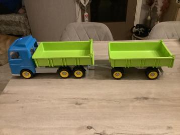 Grote plastic speelgoed vrachtwagen (21x65 cm) beschikbaar voor biedingen