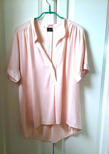 Te koop: Mooi licht roze, lange t-shirt, 40.