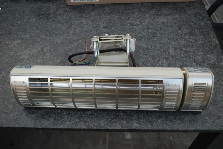terrasverwarmer 220V/2000W met afstandbediening, Tuin en Terras, Terrasverwarmers, Zo goed als nieuw, Elektrisch, Wand, Draaibaar