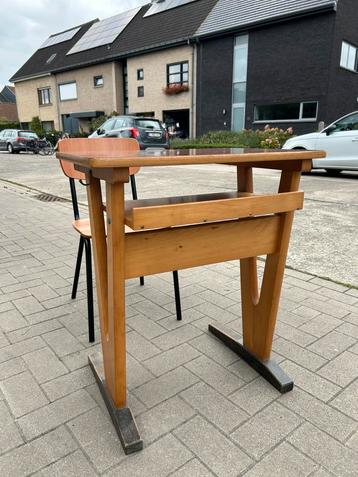 Retro houten schoolbank met stoel – vintage beschikbaar voor biedingen