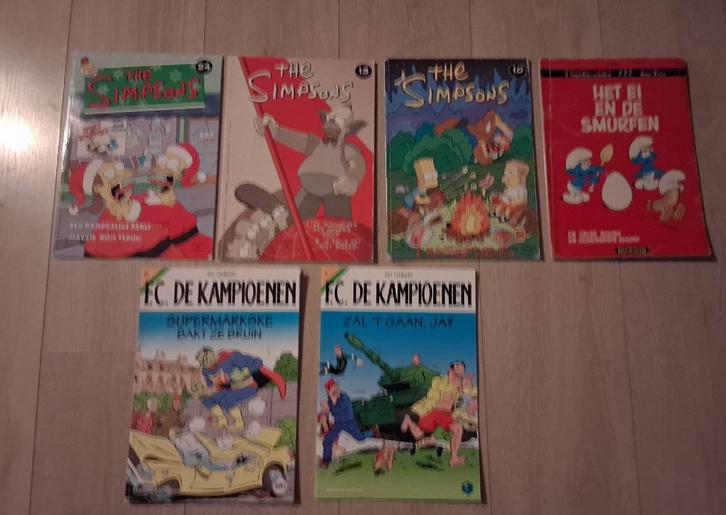 Strips The Simpsons  de smurfen FC de kampioenen, Boeken, Stripverhalen, Zo goed als nieuw, Meerdere stripboeken, Ophalen