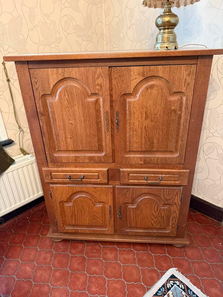 Grande armoire vintage en bois massif élégance intemporelle, Antiek en Kunst, Antiek | Meubels | Kasten, Ophalen