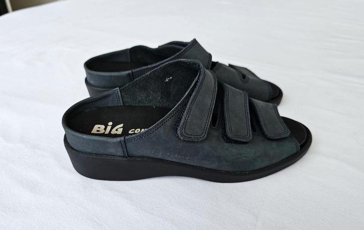 Donkerblauwe leren pantoffels – Big Horn – maat 37,5 - nieuw, Kleding | Dames, Schoenen, Nieuw, Pantoffels of Sloffen, Blauw, Ophalen of Verzenden