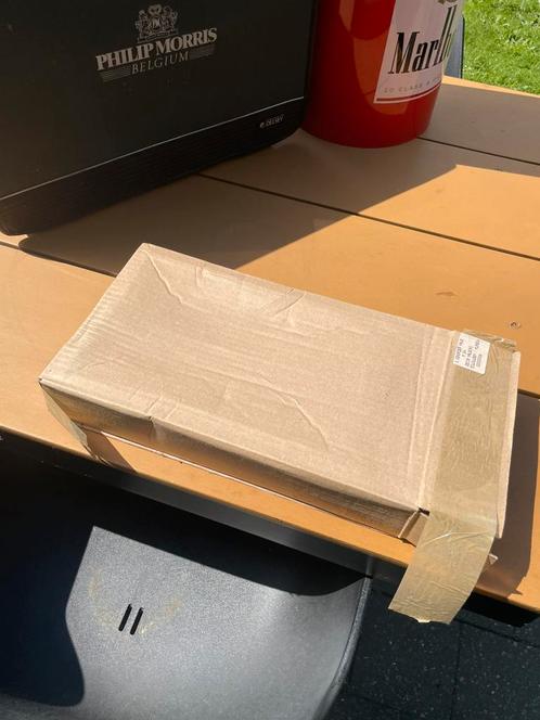Verzamelstuk Marlboro van 1981 word niet meer gemaakt, Antiek en Kunst, Antiek | Porselein, Ophalen