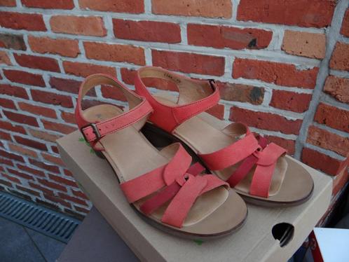 Sandales INVULSA Couleur : Corail Taille : 40 presque NEUVE, Vêtements | Femmes, Chaussures, Comme neuf, Sandales et Mûles, Orange