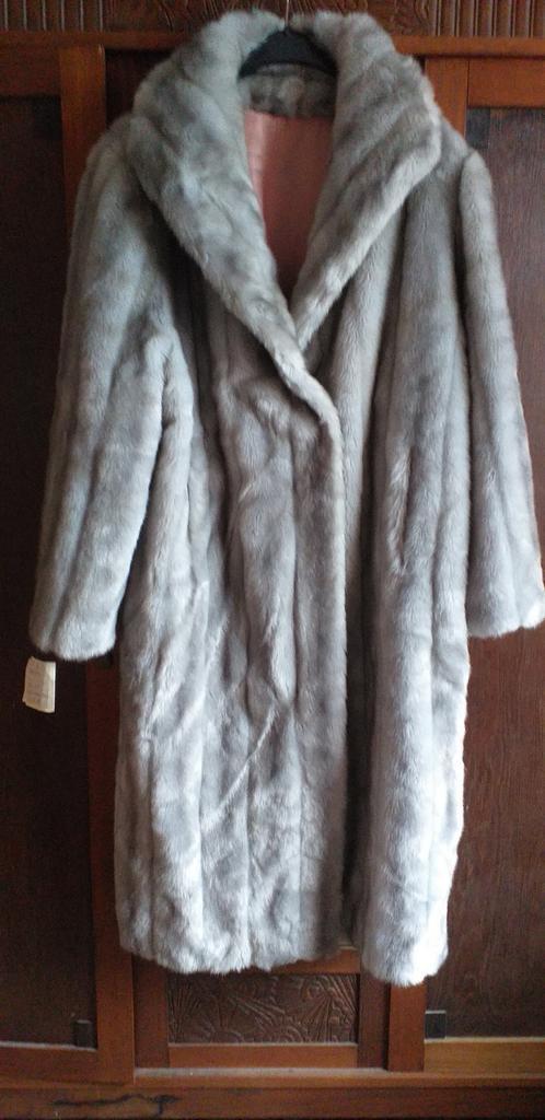 manteau de vison gris pâle avec sa toque assortie, Kleding | Dames, Gelegenheidskleding, Nieuw, Grijs, Ophalen