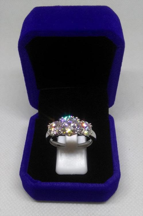 Moissanite-ring in totaal 5 karaat (3 karaat+ 2x1 karaat) US, Handtassen en Accessoires, Ringen, Nieuw, Dame, 17 tot 18, Wit, Zilver