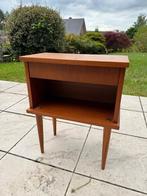 Petite table de chevet avec tiroir, Ophalen, Gebruikt, 45 tot 65 cm, Minder dan 55 cm