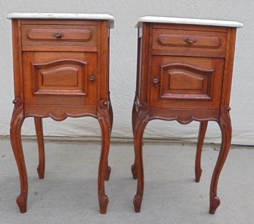 Belle paire de tables de chevet, table de chevet, commode disponible aux enchères