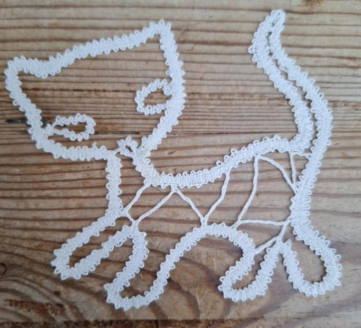 Gekantkloste kat/ poes, Antiek en Kunst, Curiosa en Brocante, Ophalen of Verzenden