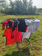 3 maillots, 2 shorts, 6 paires de chaussettes, protège tibia, Sports & Fitness, Football, Maillot, Enlèvement, Utilisé, Taille S