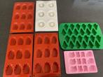 6 siliconen bakvormen - madeleines / Hello Kitty / kerst / t, Ophalen of Verzenden, Zo goed als nieuw, Taarten of Cupcakes, Bakvorm