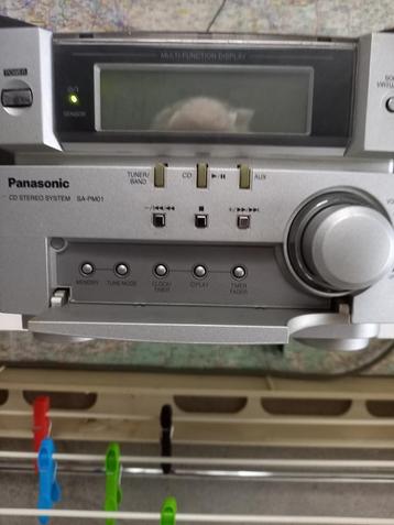 Stereo Panasonic radio + cd met boxen van 10-50w 8ohm beschikbaar voor biedingen