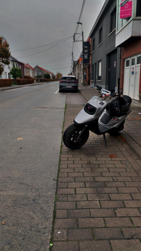 Mbk booster 70cc, Fietsen en Brommers, Snorfietsen en Snorscooters, Zo goed als nieuw, Ophalen